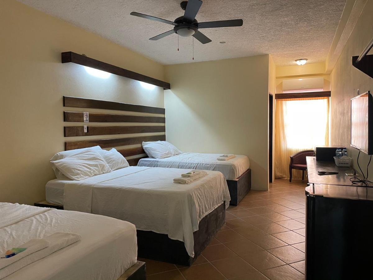 Sky Inn Caye Caulker Bagian luar foto