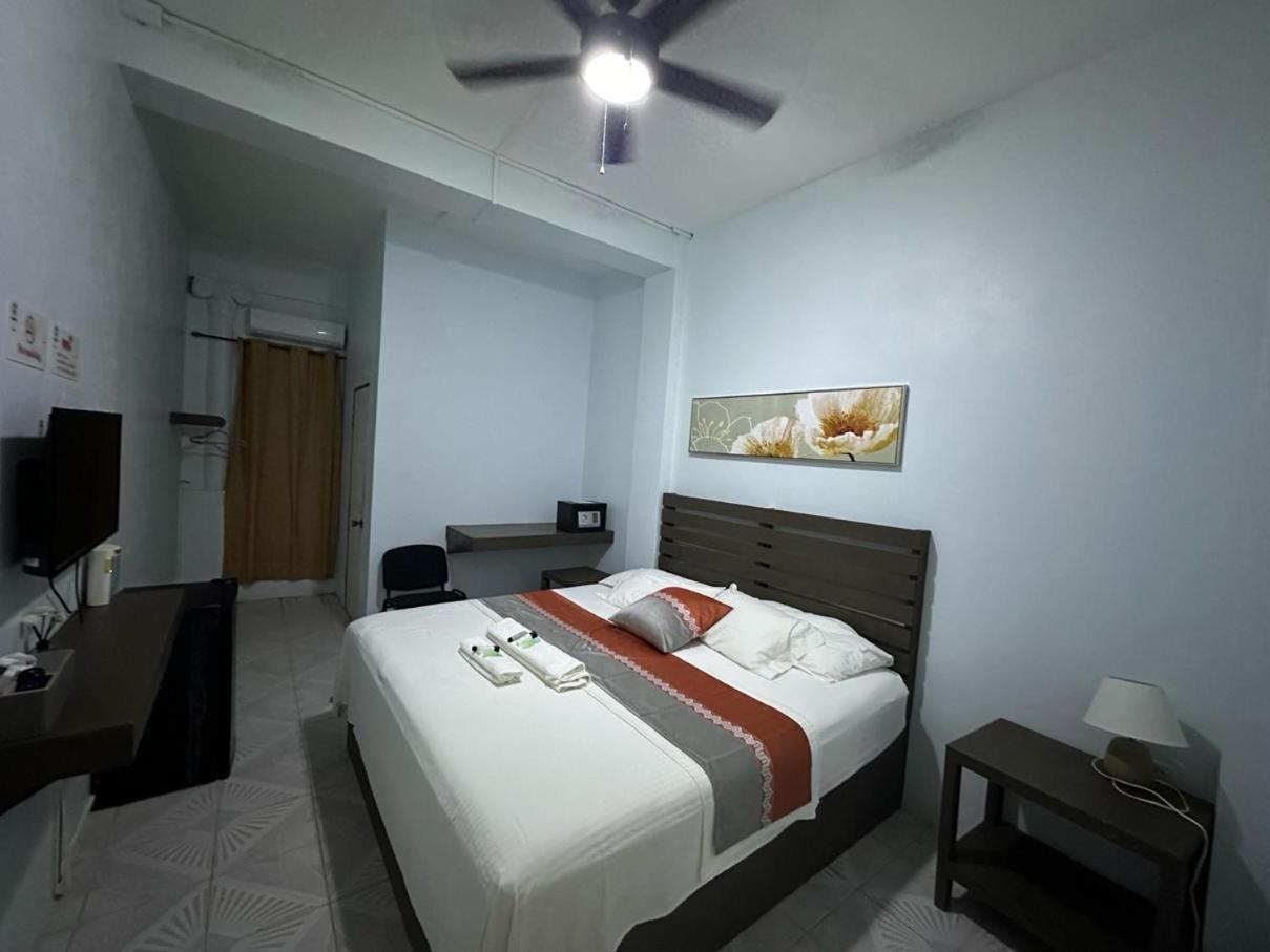 Sky Inn Caye Caulker Bagian luar foto